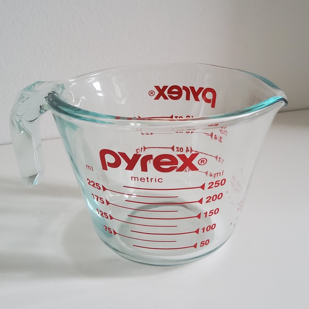 Pyrex 1 Cup Mesuring Cup